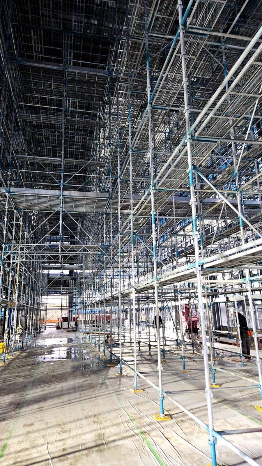 大空間の屋内総足場