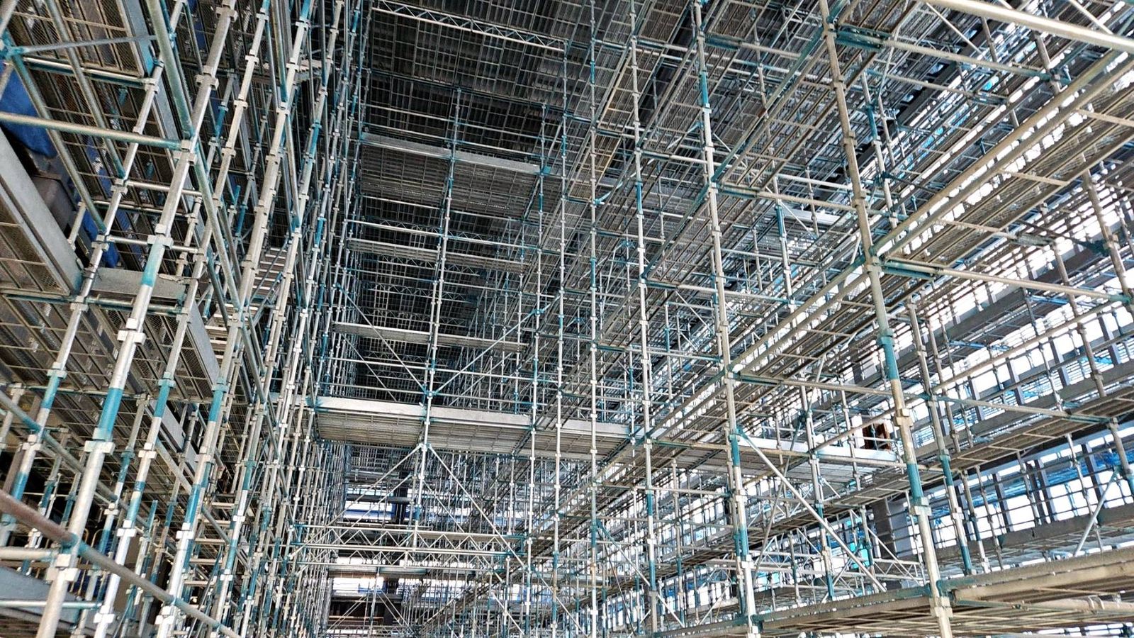 大空間の屋内総足場